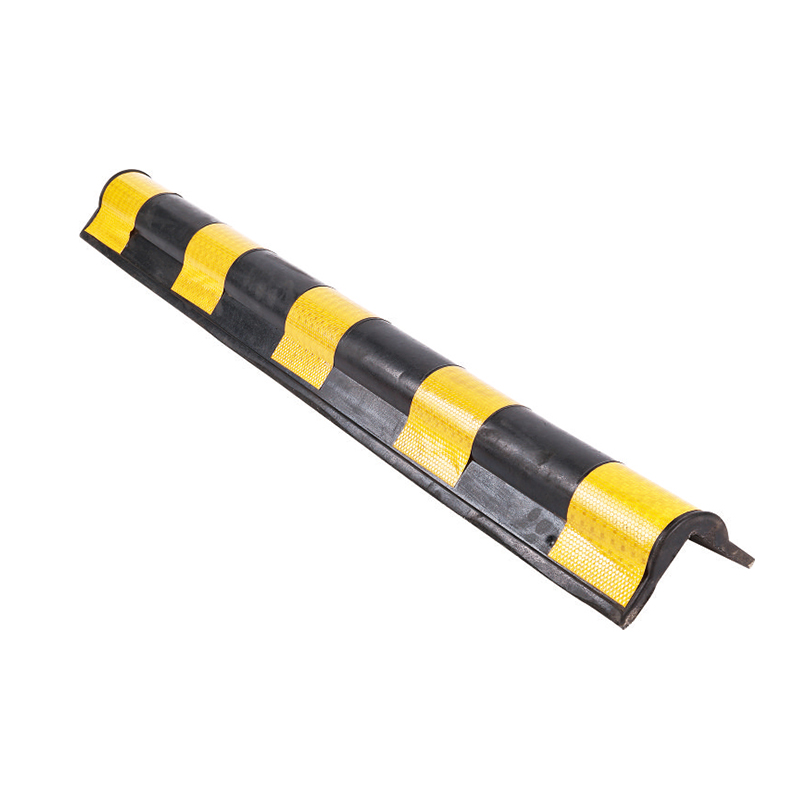 PS035 Eckschutz aus Gummi