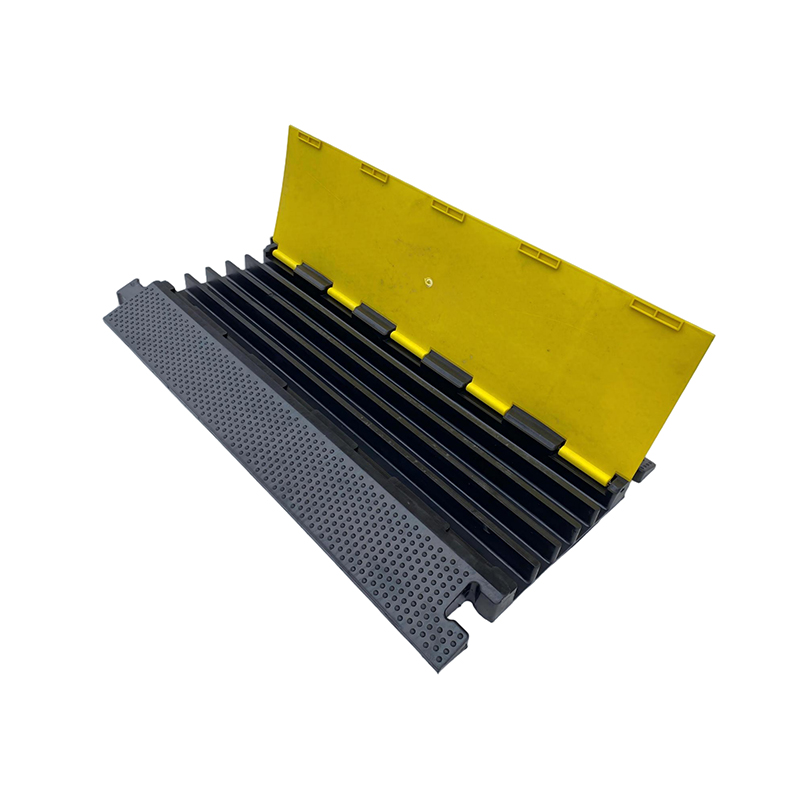 SH018-5S Robuster, modularer, ineinandergreifender Kabelschutz aus Gummi und Kunststoff